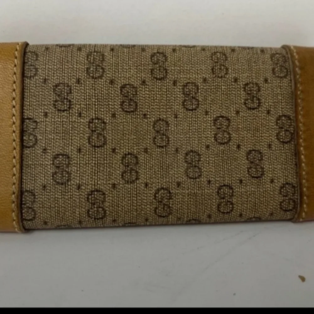 Gucci Beige Monogram Key & Card Holder with Tan Leather Trim